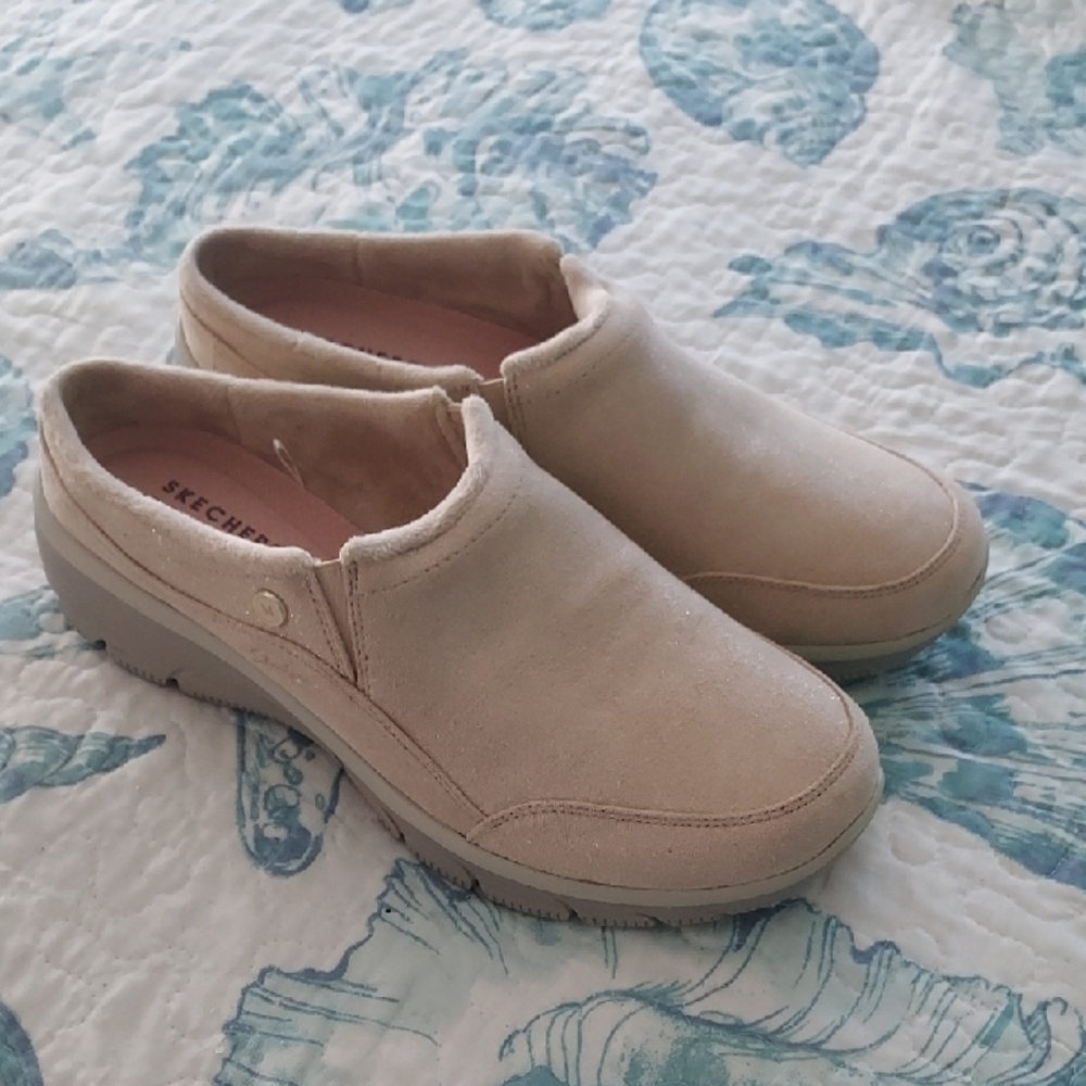 Skechers Women's Cream Slip-On Sneakers - Picture 3 of 8